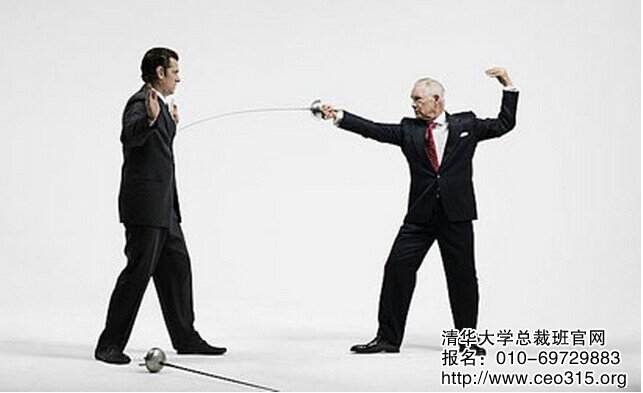 下屬經(jīng)理管理上司