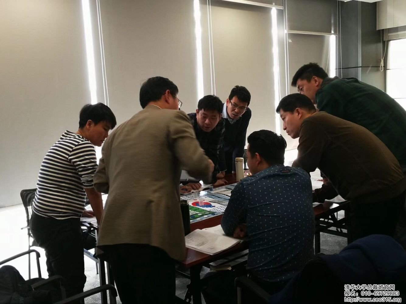 AIN߶˰ɳPģMnͬWӑՓУ